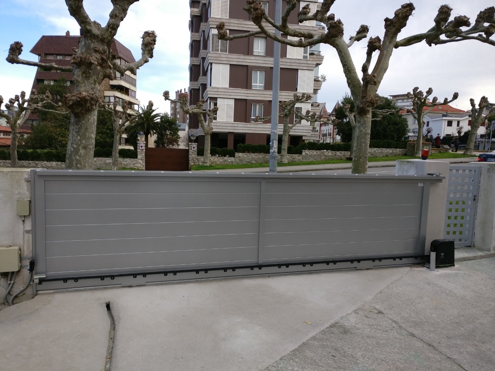 Interior corredera gris